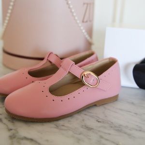 Classic T-bar in leather